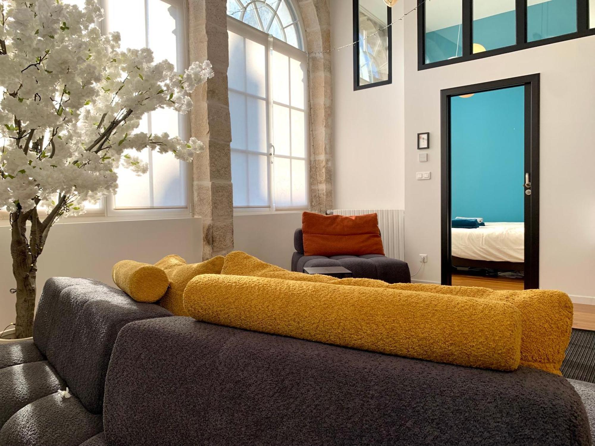 Les Fabuleux Appartements Du Coeur De Ville - Place Victor Hugo Besançon Eksteriør bilde